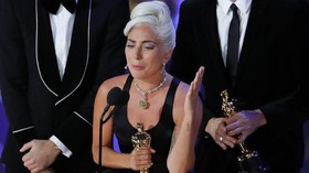 Lagu Lady Gaga dan Ariana Masuk Daftar 'Ofensif' di Singapura