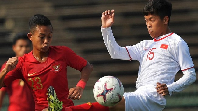 Latihan Timnas Vietnam U-23 yang berlangsung di Stadion Rizal Memorial, Jumat (29/11) pagi, hanya diikuti tujuh orang pemain skuat The Golden Star.