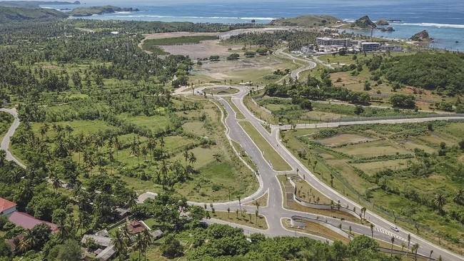 Corporate Secretary Indonesia Tourism Development Corporation (ITDC) Miranti Rendranti menyebut harga tiket MotoGP Indonesia 2021 akan dijual mulai Rp295 ribu.