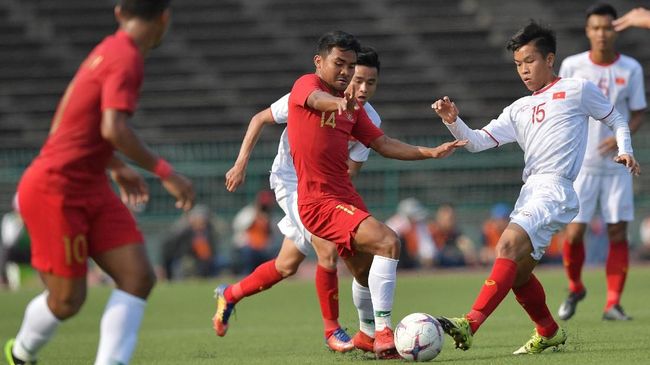 Jelang Lawan Timnas Indonesia U-23, Vietnam Batalkan Latihan Sehari jelang pertandingan melawan Timnas Indonesia U-23, timnas Vietnam justru membatalkan sesi latihan pada Sabtu (23/3) sore.