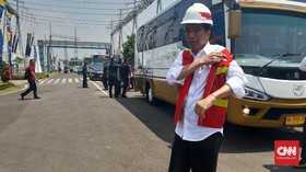 Jokowi ke Sopir Truk: Saya Lari ke Sini Demi Para Pengemudi