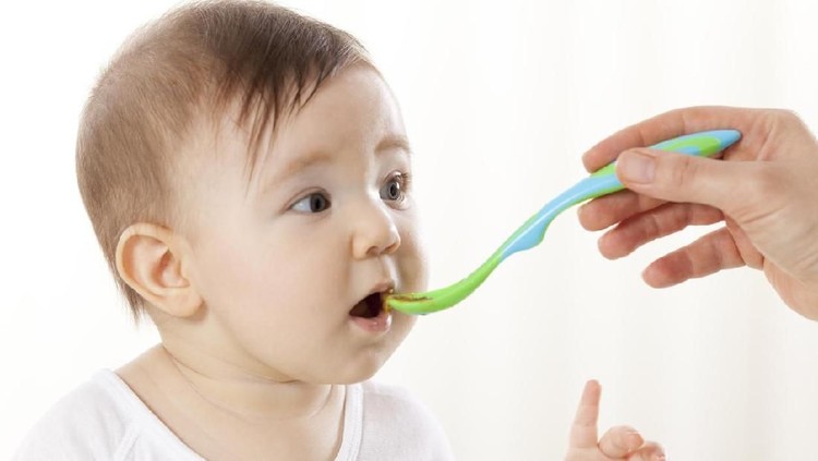 Terlebih bagi ibu baru, masa anak mendapat Makanan Pendamping ASI (MPASI) bisa menimbulkan banyak pertanyaan.