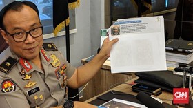 Buru Pelaku Hoaks Server, Polisi Gerebek Dua Rumah di Bekasi