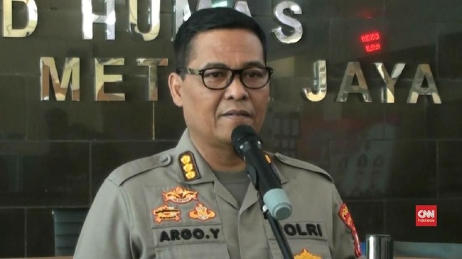 Kabid Humas Polda Metro Jaya Kombes Argo Yuwono menyebut, RP menggunakan hasil kejahatan skimming ATM BCA untuk beli bitcoin hingga kebutuhan sehari-hari.
