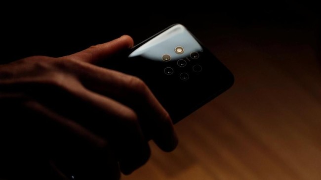 Ponsel-ponsel dengan layar lipat 5G, punya lima lensa, hingga ponsel berlayar ganda muncul jelang dibukanya MWC 2019.