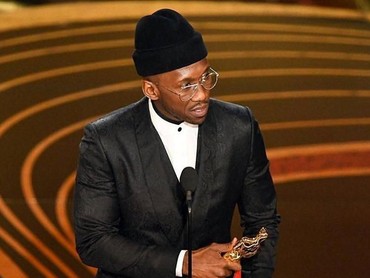 Ada yang Terpikat Bacaan Al Quran, 3 Artis Hollywood Mantap Jadi Mualaf
