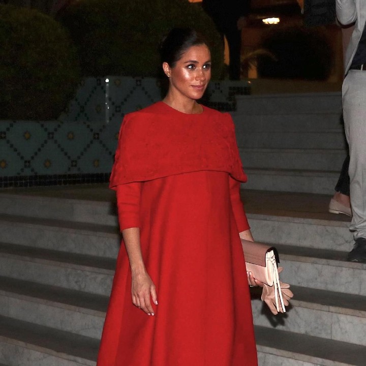 <p>Artis yang kini telah menjadi anggota Kerajaan Inggris, Meghan Markle saat hamil anak pertamanya. Kehadiran buah hati Meghan dan Pangeran Harry sangat ditunggu para penggemar di seluruh dunia. Meghan pun melahirkan bayi laki-laki pada Senin (6/5/2019) dini hari waktu setempat. Selamat ya... (Foto: Getty Images)</p>