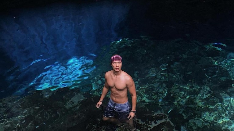 Wah kali ini Richard Kyle bersama Bimo Aryo mendapat kesempatan untuk menelusuri keindahan alam di Buton, Sulawesi Tenggara. Seperti apa ya keseruannya?