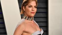 Aktris Selma Blair Jalani Stem Cell untuk Multiple Sclerosis yang Diidapnya