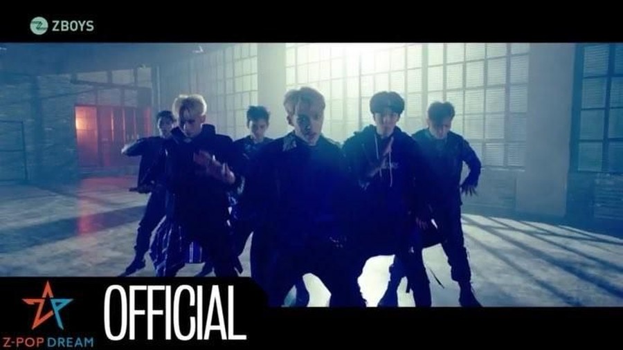 Bikin Bangga, satu personel dari Z-Boys & Z-Gils yang baru saja rilis  Ada dari Indonesia, Lho!