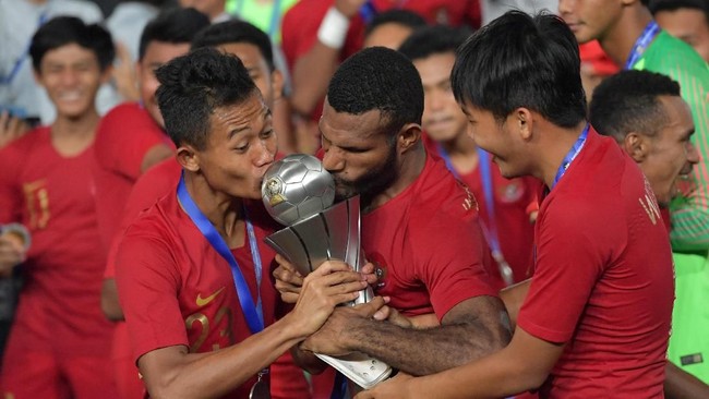 PSSI berjanji bakal memberi bonus berupa beasiswa pendidikan kepada skuat Timnas Indonesia U-22 yang berhasil jadi juara Piala AFF U-22 2019.