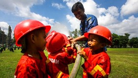 Surabaya Punya Wisata Pemadam Kebakaran untuk si Kecil