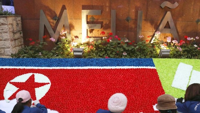 Rombongan pers Gedung Putih batal sehotel dengan Kim Jong-un usai diusir ketika pemimpin Korut itu tiba di Hotel Melia menjelang pertemuan dengan Donald Trump.