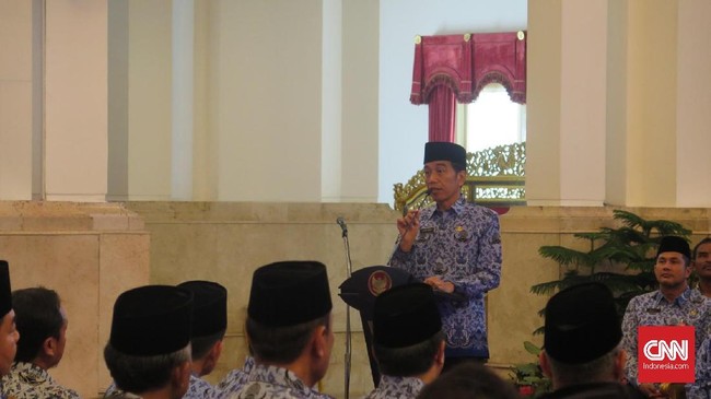 Jokowi menyebut IMF, Bank Dunia dan OECD pernah mengingatkannya Indonesia punya kesempatan untuk jadi besar. Tapi ada syaratnya; tidak salah urus.