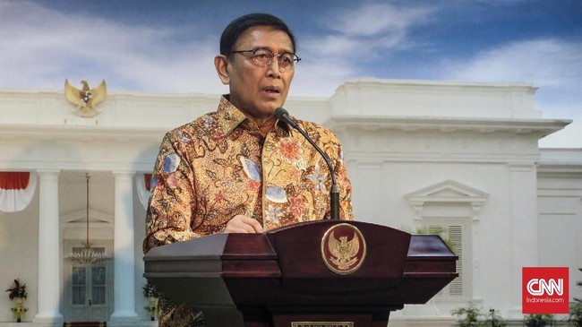 Menurut Menkopolhukam hoaks masuk dalam kategori teror karena menyasar kepada psikologi masyarakat terutama terkait pemilu.