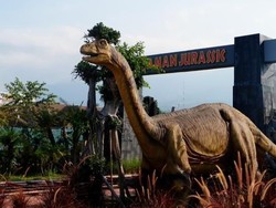 Lagi Demam Jurassic World, Yuk Ketemu Dinosaurus di Kota Batu