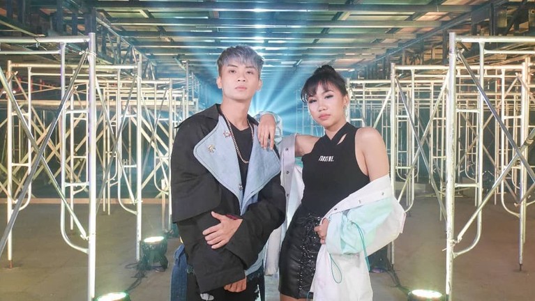 Debut grup K-pop baru, Z-Boys dan Z-Girls, sukses menarik perhatian netizen. Soalnya dua anggota mereka berasal dari Indonesia, Vannya dan Malvin.