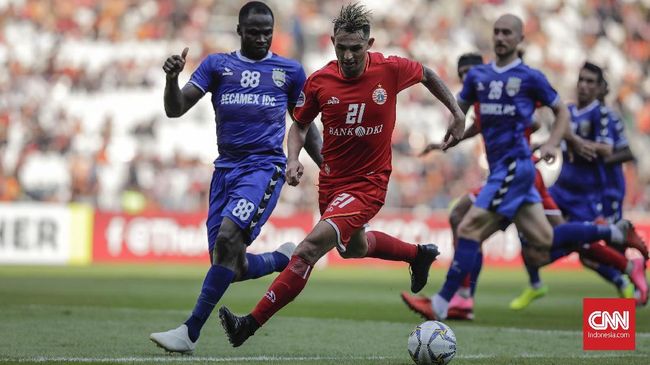 Simic Datang, Persija Lepas Escobar ke PSIS Persija Jakarta akan meminjamkan penyerang Silvio Escobar ke PSIS Semarang setelah Marko Simic dipastikan tiba di Indonesia.
