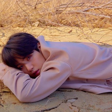 Aduh, Cedera Punggung Suga BTS Kumat Saat Konser