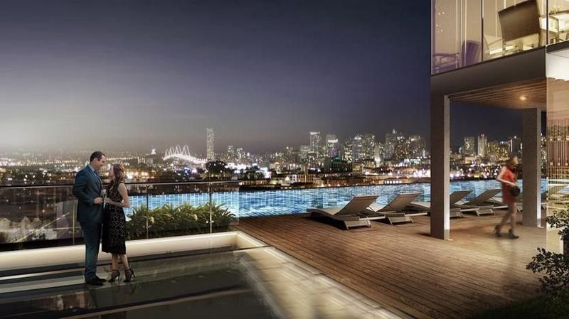 Dinner, dinner apa yang bikin melayang? Jawabannya, dinner di Sky Dining Trans Icon, Surabaya! Jangan salah, ini bukan teka-teki garing.