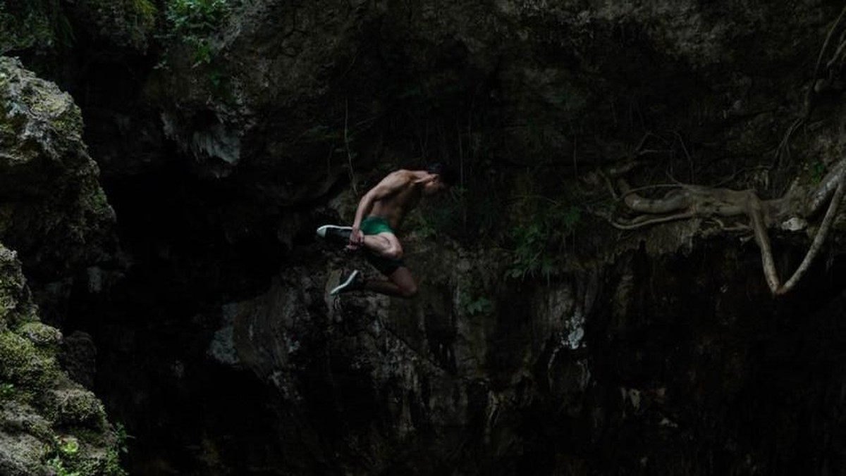 Wah kali ini Richard Kyle bersama Bimo Aryo mendapat kesempatan untuk menelusuri keindahan alam di Buton&comma; Sulawesi Tenggara&period; Seperti apa ya keseruannya&quest;