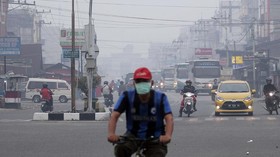 Derita Warga Dumai Dikepung Asap Pekat Karhutla Riau