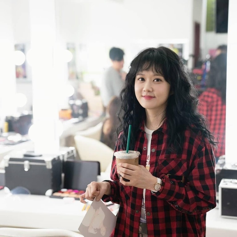 Jang Na-ra, aktris cantik Korea Selatan yang juga bermain dalam drama seri The Last Empress ini tampil bak remaja di usia 30an. Berikut tujuh potretnya.