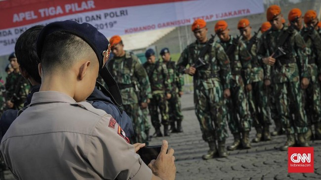 TNI menyatakan pendampingan mahasiswa dalam berdemonstrasi dilakukan di level Kotama kebawah, dan hanya jika ada permintaan dari Polri.