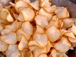 Cara Membuat Keripik Singkong dan Resepnya, Camilan Tengah Bulan