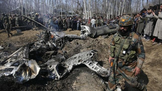 Balas Dendam, India Tembak Jatuh Jet Tempur Pakistan