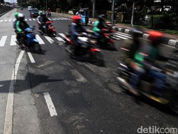 Banyak Jalan Berlubang Setelah Banjir, Ini Tips untuk Pemotor