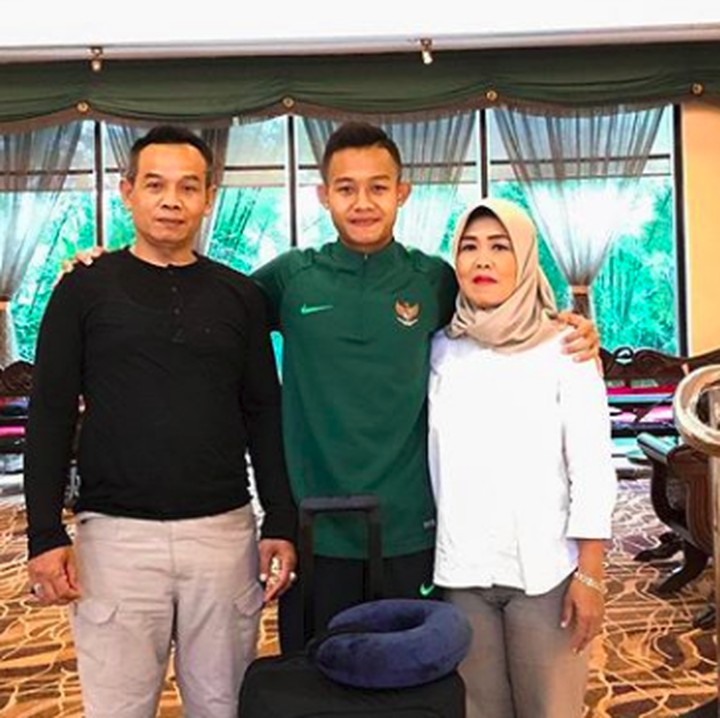 <p><a href="https://news.detik.com/berita/d-4446211/sani-pencetak-gol-di-piala-aff-u-22-ternyata-polisi-anak-tukang-ojek" target="_blank">Sani Rizki Fauzi</a> adalah salah seorang yang sukses mengantar Timnas Indonesia U-22 menjuarai Piala AFF U-22 2019. (Foto: Instagram/sanirizkifauzi20)</p>