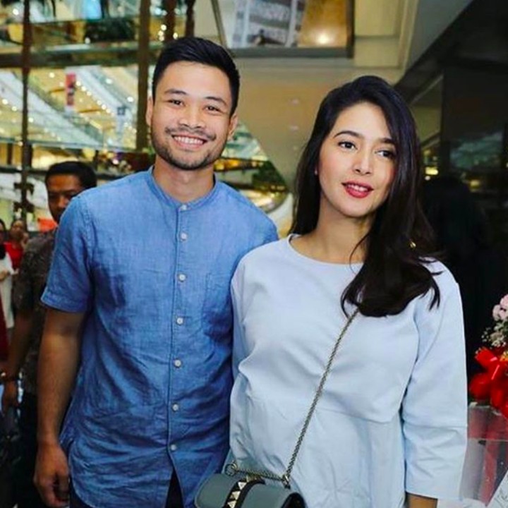 <p>Nabila Syakieb menerima laran Reshwara Argya Radinal yang berusia 8 tahun lebih muda pada 2015. Sebelum menikah, keduanya sudah berpacaran dua tahun, Bun. (Foto: Instagram @nsyakieb85)  </p>