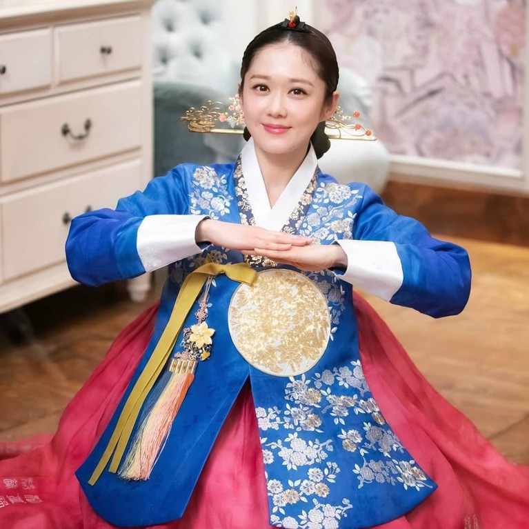 7 Potret Jang Na-ra, Tetap Awet Muda di Usia 30an Jang Na-ra, aktris cantik Korea Selatan yang juga bermain dalam drama seri The Last Empress ini tampil bak remaja di usia 30an. Berikut tujuh potretnya.