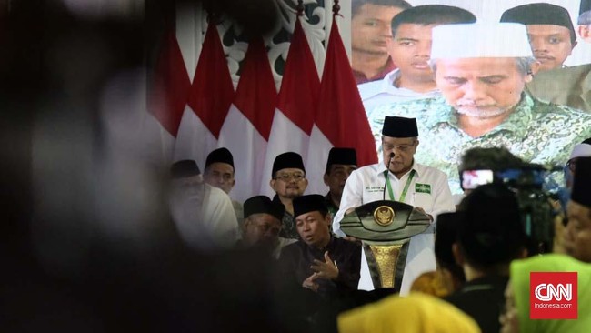 Ketum PBNU Said Aqil mencontohkan bagaimana Islam bisa masuk dalam kebudayaan Indonesia, seperti dalam tradisi larungan atau syukuran laut.