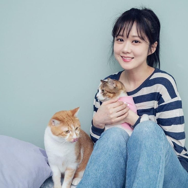 7 Potret Jang Na-ra, Tetap Awet Muda di Usia 30an Jang Na-ra, aktris cantik Korea Selatan yang juga bermain dalam drama seri The Last Empress ini tampil bak remaja di usia 30an. Berikut tujuh potretnya.