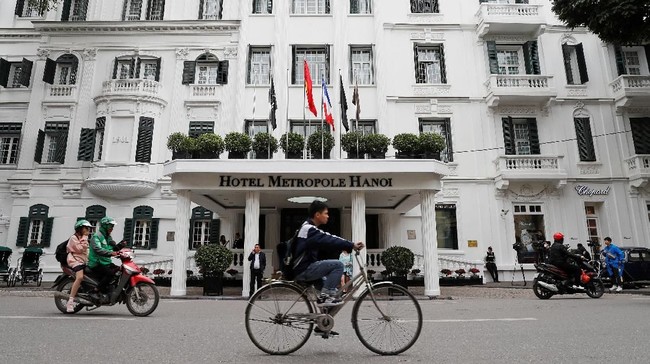 Sebelum menjadi saksi bisu pertemuan Donald Trump dan Kim Jong-un, Hotel Sofitel Legend Metropole Hanoi, Vietnam, sudah merekam sejarah sejak satu abad silam.