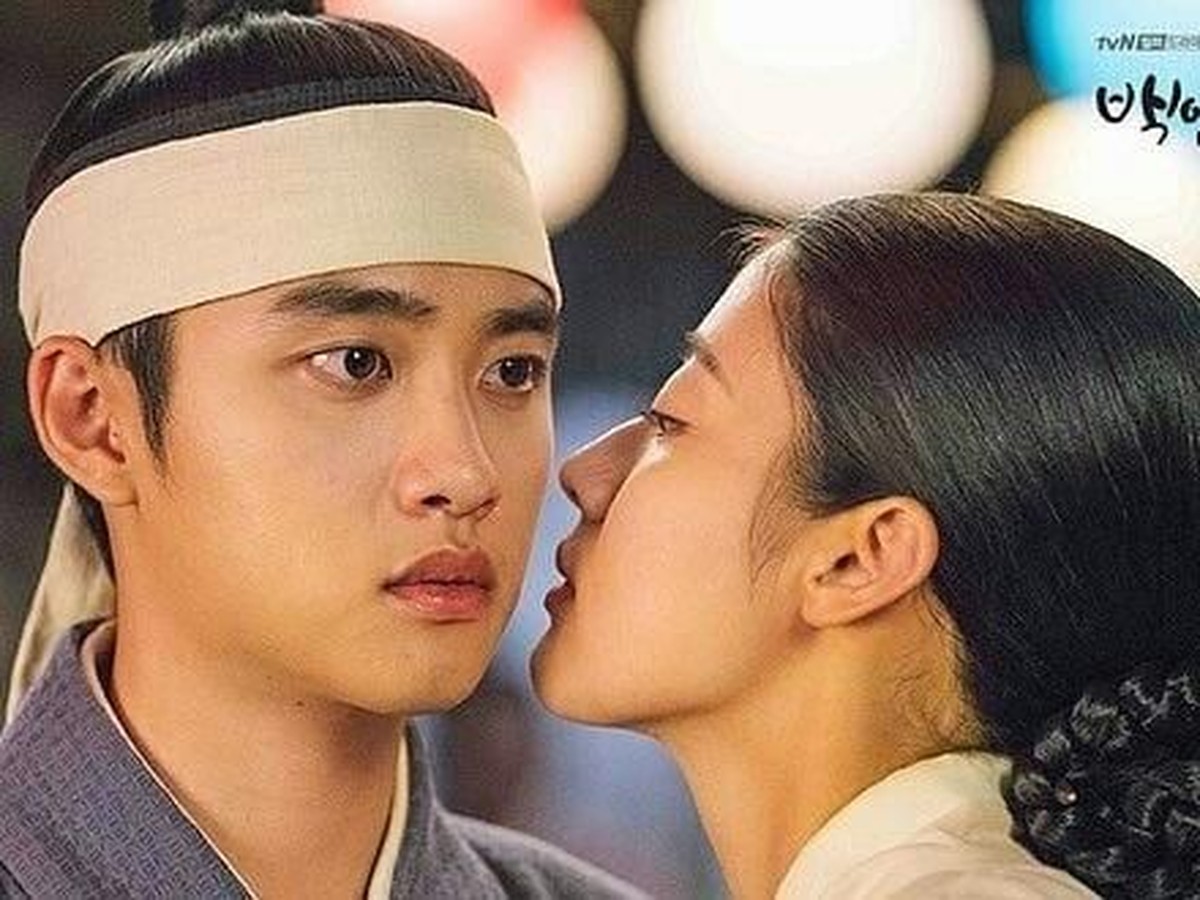 Serial drama Korea yang tayang di Trans TV&comma; 100 Days My Prince&comma; banyak menampilkan adegan mesra D&period;O EXO & Nam Ji-hyun&period; Berikut Insertlive sajikan foto-fotonya&period;