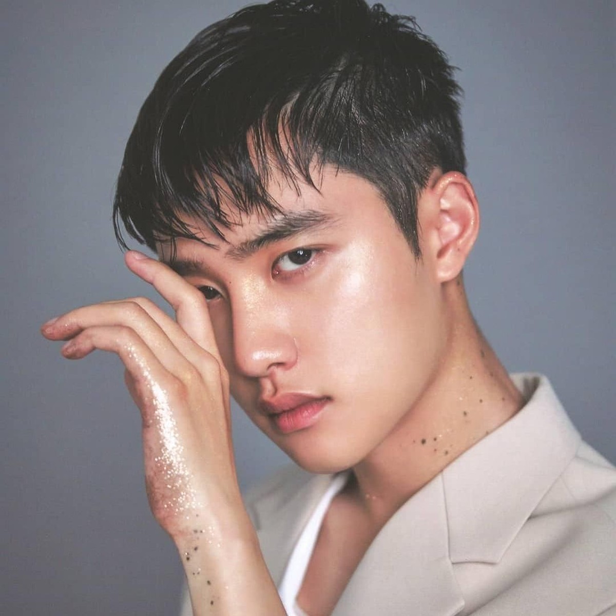 Do Kyung-soo atau D&period;O EXO sering kali tampil dengan expresi muka datar dalam beberapa fotonya&period; Berikut 6 ekspresi datar pemain drama 100 Days My Prince itu&period;