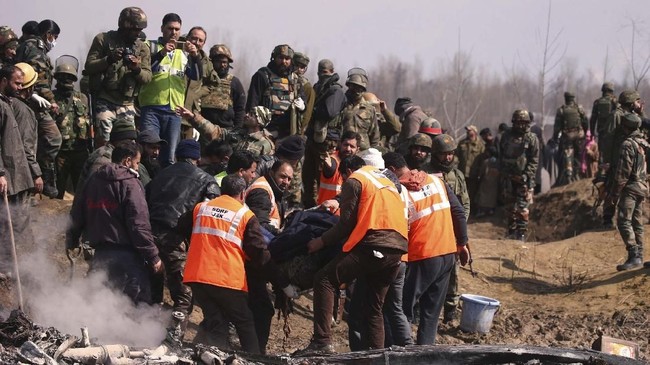 KBRI Islamabad mengimbau WNI di Pakistan untuk waspada. Imbauan dikeluarkan menyusul peningkatan ketegangan antara India dan Pakistan di Kashmir.
