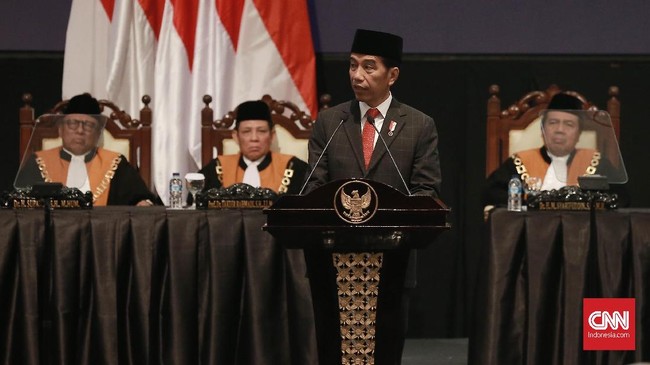 Presiden Joko Widodo mengingatkan Mahkamah Agung (MA) penegakan hukum harus memberikan rasa adil kepada masyarakat.