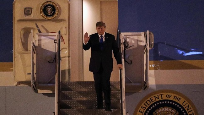 Presiden Amerika Serikat (AS) Donald Trump melontarkan gertakan terhadap Iran yang dituding telah mengancam negaranya lewat kicauan di media sosial, Twitter.