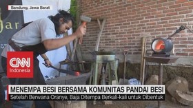 Menempa Besi Bersama Komunitas Pandai Besi