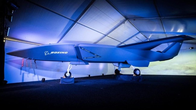 Boeing bakal meluncurkan pesawat tempur tanpa awak Loyal Wingman yang bakal terbang tandem dengan pesawat tempur berpilot.