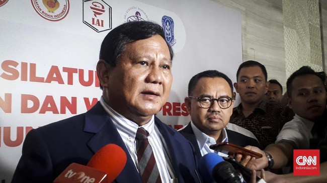 Capres Prabowo Subianto bertekad mengurangi kunker pejabat ke luar negeri jika terpilih jadi presiden, meski dirinya sulit mencegah kader kunker ke Hongkong.
