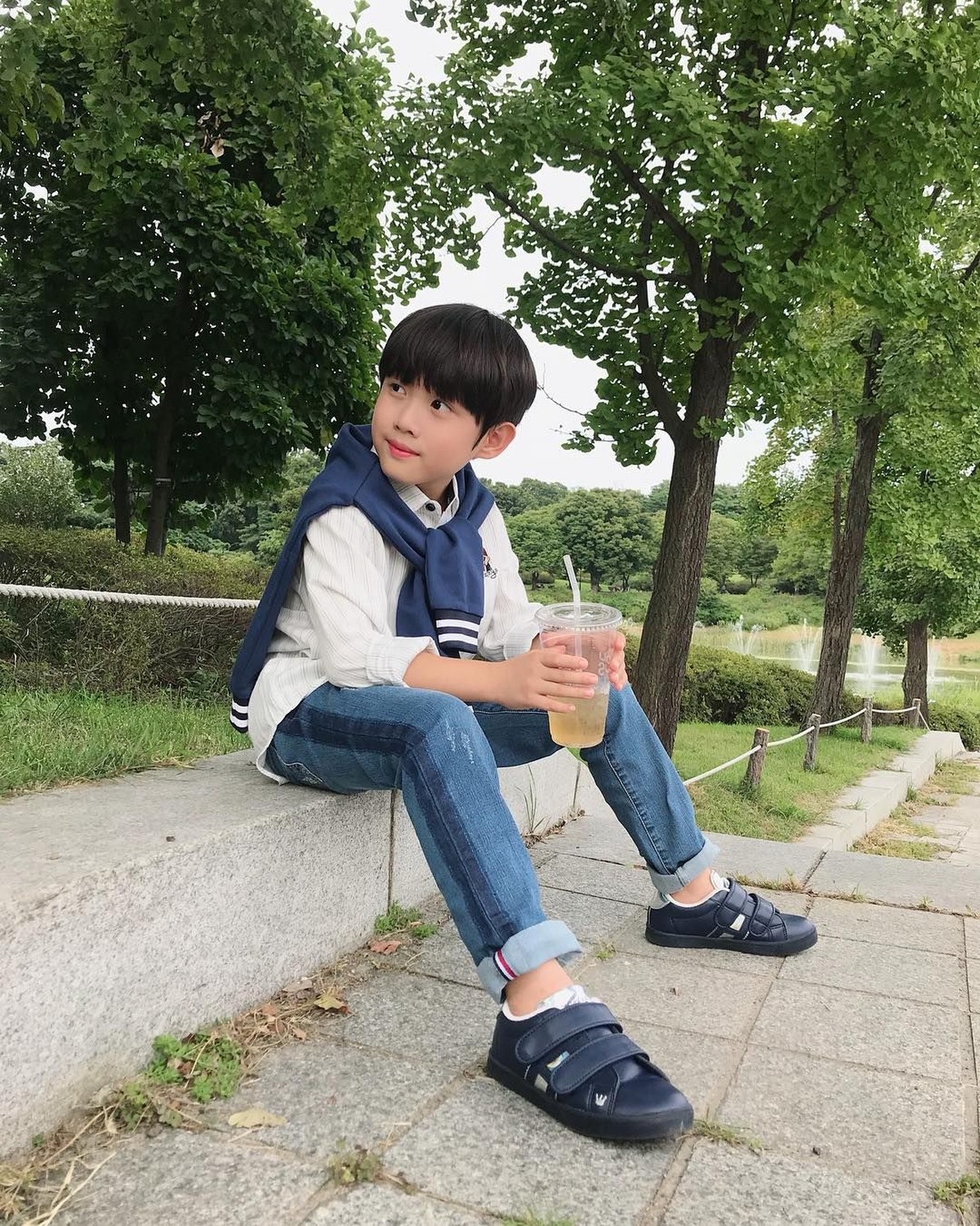 Oh Han Kyul berperan sebagai Na Dong Shik di serial drama The Last Empress&period; Berikut adalah penampilan keren Na Dong Shik&period;