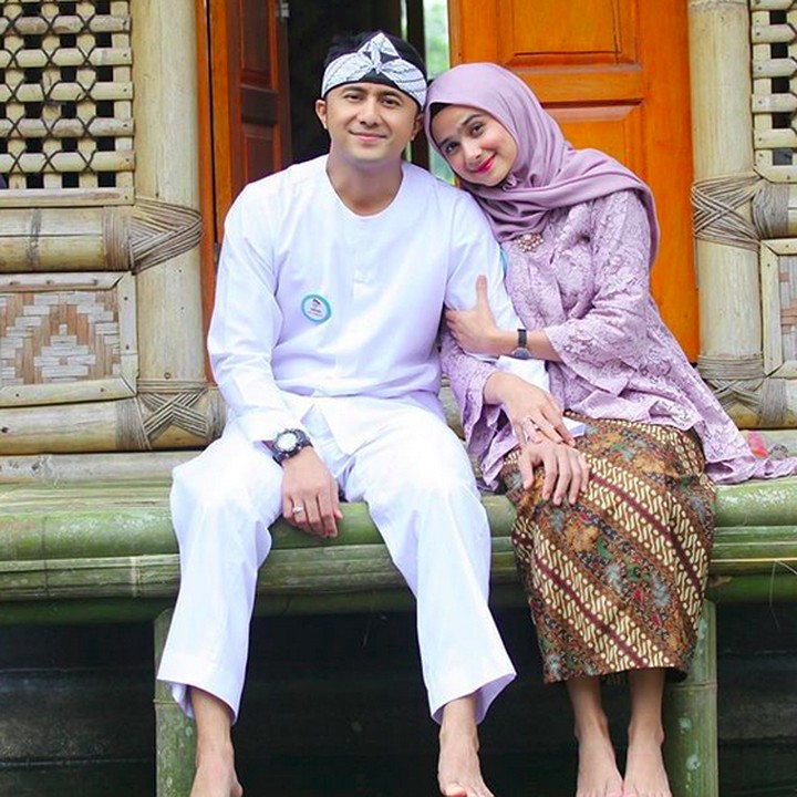 <p>Sebagai seorang istri, Sonya Fatmala selalu setia dampingi Hengky yang saat ini menjadi Wakil Wali Kota Bandung Barat. (Foto: Instagram @hengkykurniawan)</p>