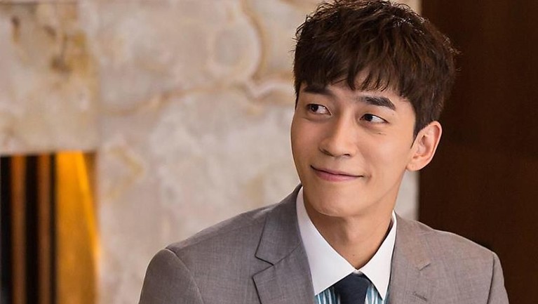 Sukses dengan perannya sebagai Kaisar Lee Hyukdi drama The Last Empress, seperti apa sih jejak karier Shin Sung-rok? Yang mau tahu simak yuk!