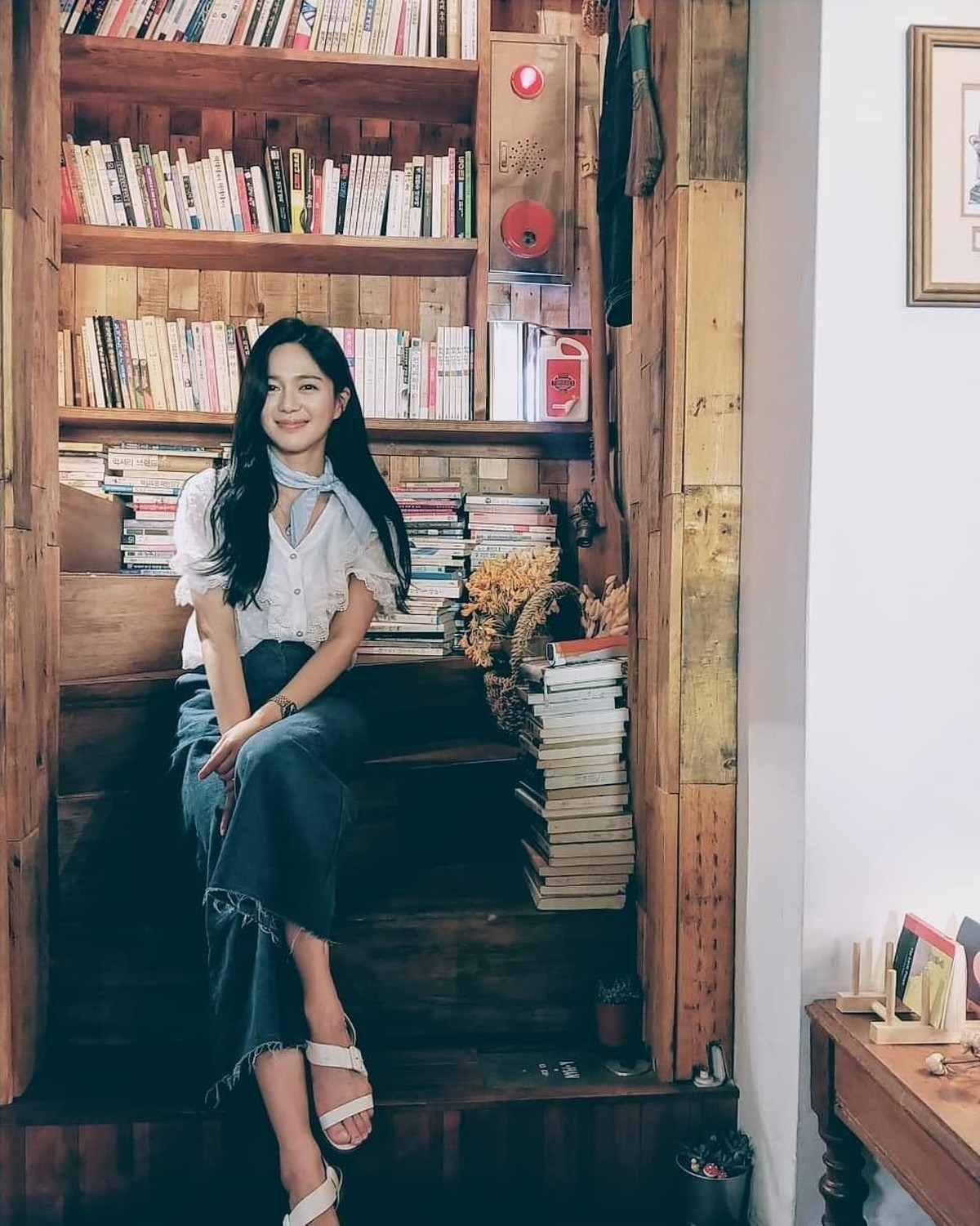 Lee Elijah sukses membuat penonton ikut terhanyut dalam peran antagonisnya sebagai Min Yoo Ra di drama The Last Empress&period; Yuk&comma; intip potret cantik Lee Elijah&period;