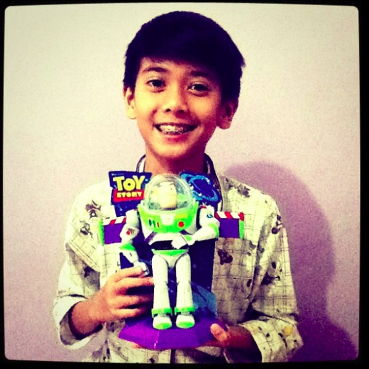 <p>Behel di gigi juga jadi daya tarik Iqbaal waktu kecil. Jadi semakin imut ya, Bun? (Foto: Instagram @odywoody)</p>